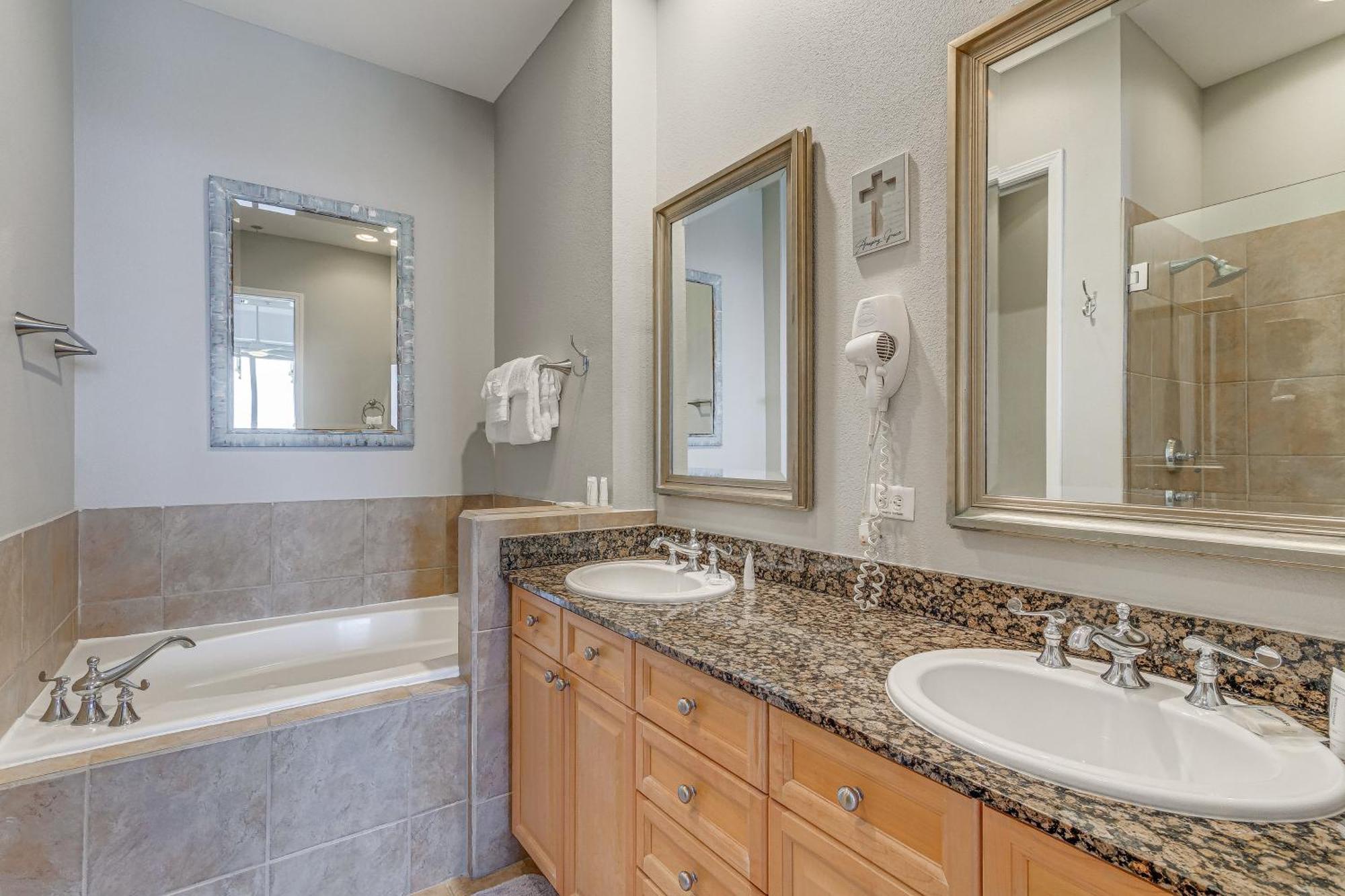 Pensacola Beach Penthouse With View And Pool Access! Exterior photo